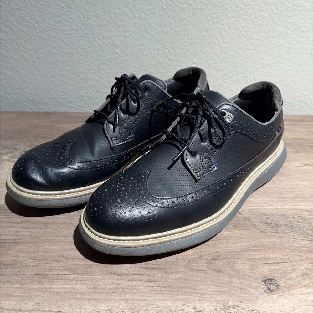 Black mens golf shoes size 8
